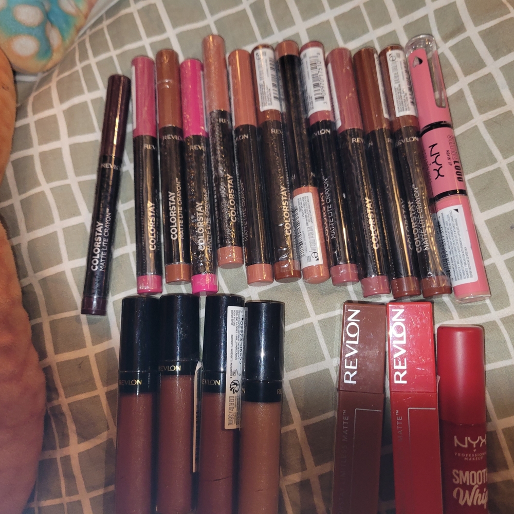 2 For 5 Revlon Lipstick Collection - Pink, Brown, Nude Shades